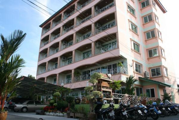 מלון פאטאיה Pattara Mansion พัทยา מראה חיצוני תמונה
