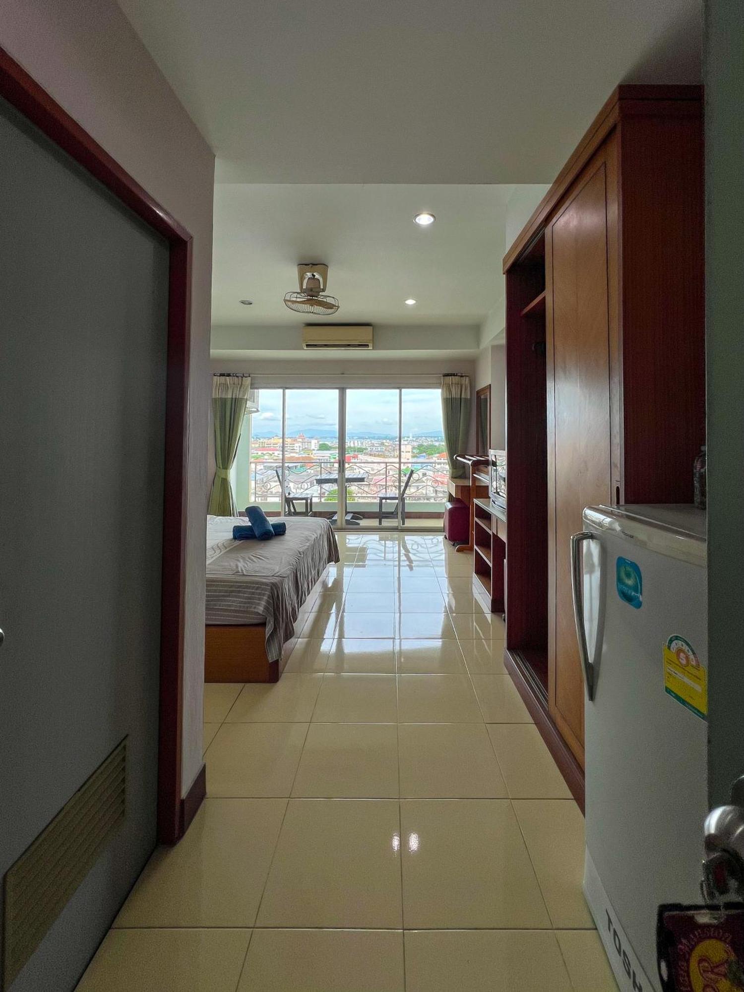 מלון פאטאיה Pattara Mansion พัทยา מראה חיצוני תמונה