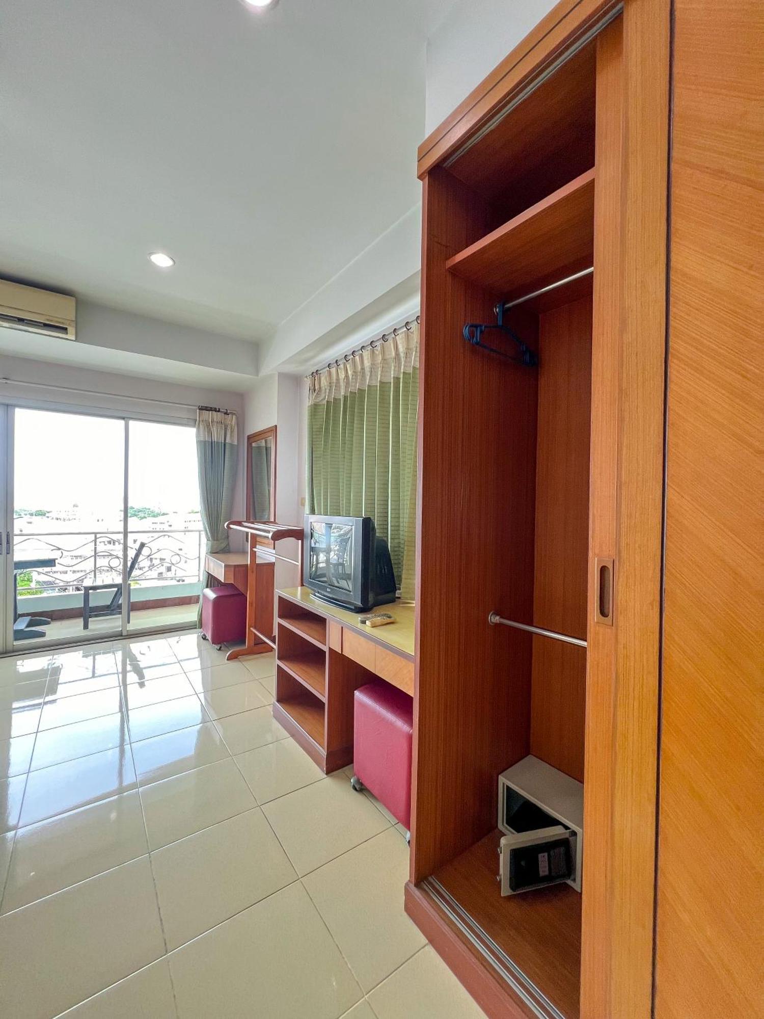 מלון פאטאיה Pattara Mansion พัทยา מראה חיצוני תמונה