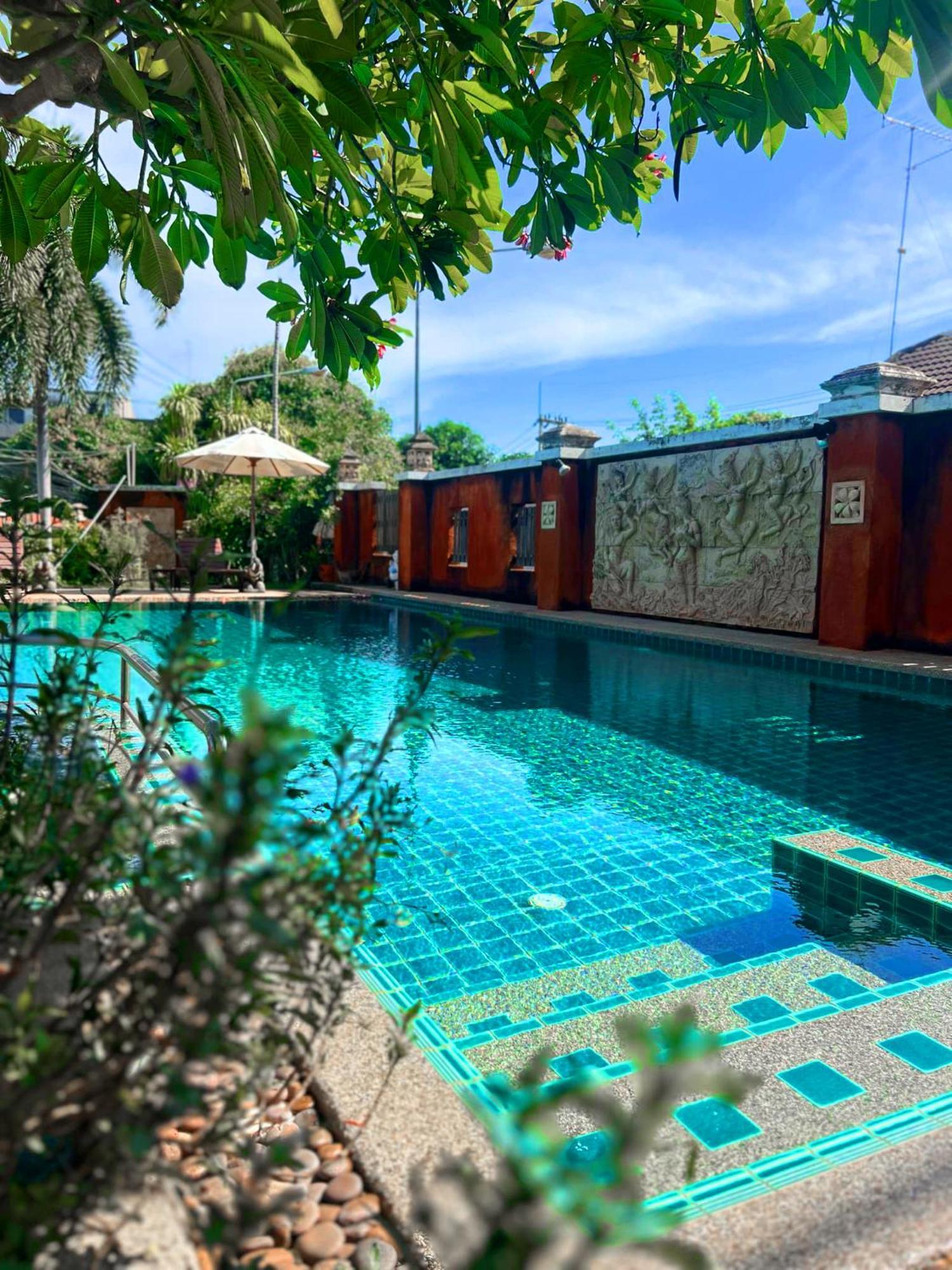 מלון פאטאיה Pattara Mansion พัทยา מראה חיצוני תמונה